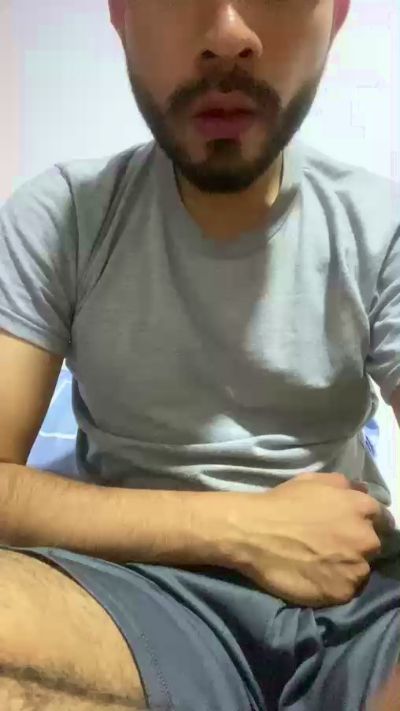 Luisfer98 live cam on Cam4