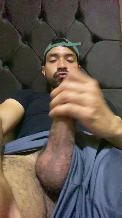 Luisfer98 live cam on Cam4