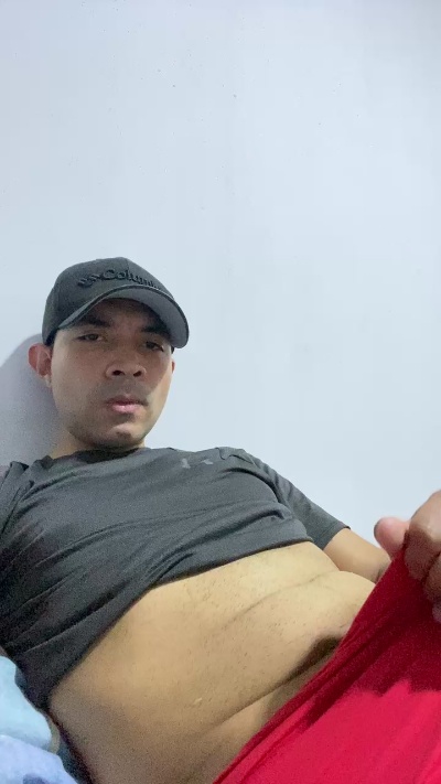 Luisfer98 live cam on Cam4