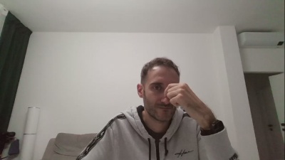 LukaShyGuy225 live cam on Cam4