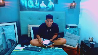 Lukas_Caballero live cam on Cam4