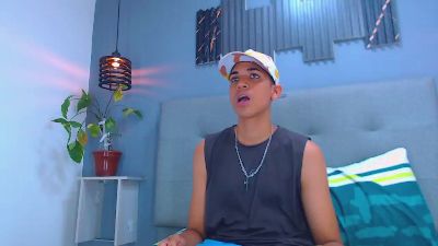Lukas_Caballero live cam on Cam4