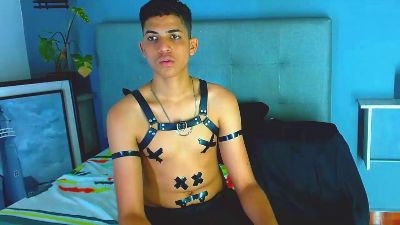 Lukas_Caballero live cam on Cam4