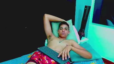 Lukas_Caballero live cam on Cam4