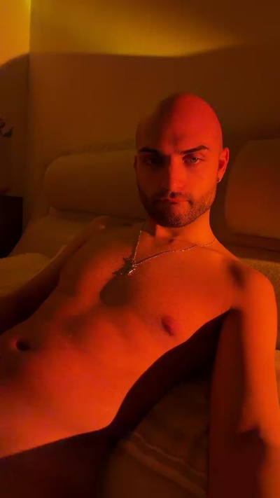 Lukassss98 live cam on Cam4