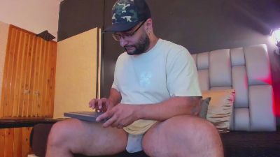 Lukee_09 live cam on Cam4