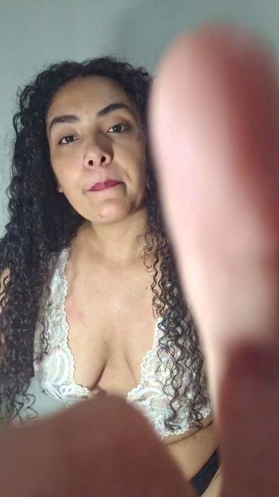 Luna1611 live cam on Cam4