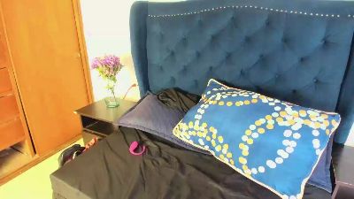 LunaBloom live cam on Cam4