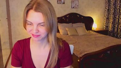 LunaFlinn live female webcam from United States