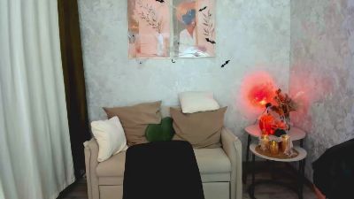 LunaFlinn live cam on Cam4
