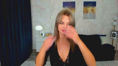 LunaFlinn live cam on Cam4