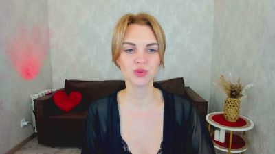 LunaFlinn live cam on Cam4
