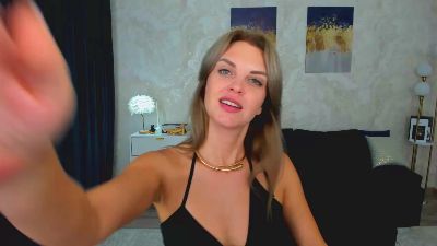 LunaFlinn live cam on Cam4