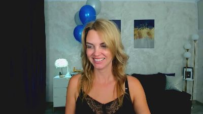 LunaFlinn live cam on Cam4