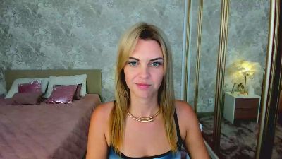 LunaFlinn live cam on Cam4