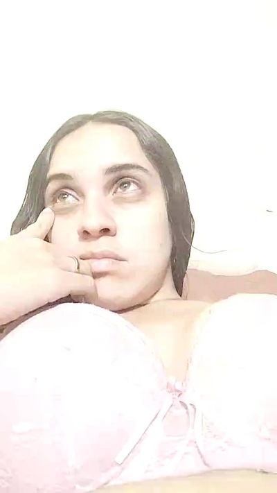 LunaKarma live cam on Cam4