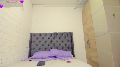 LunaRossie live cam on Cam4