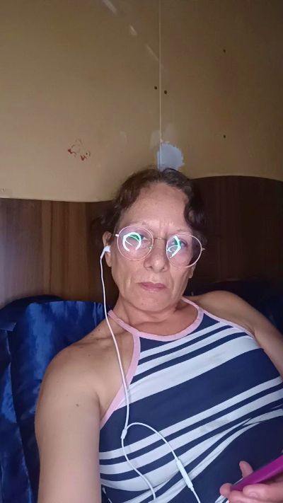 LunaRougeX live cam on Cam4