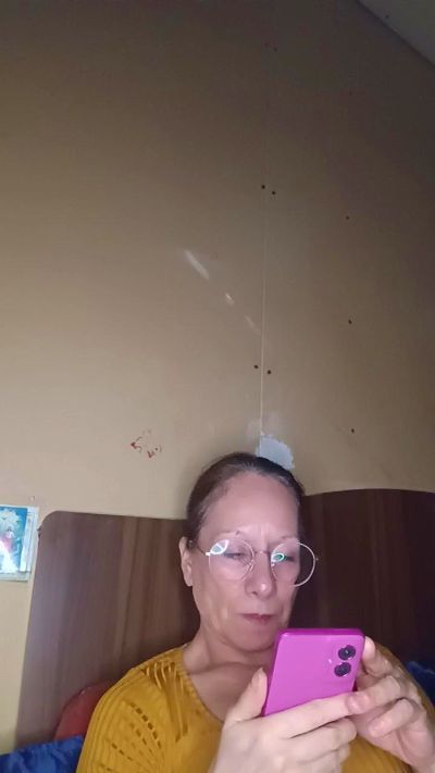 LunaRougeX live cam on Cam4