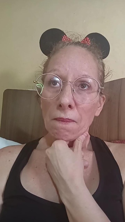 LunaRougeX live cam on Cam4