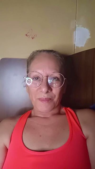 LunaRougeX live cam on Cam4