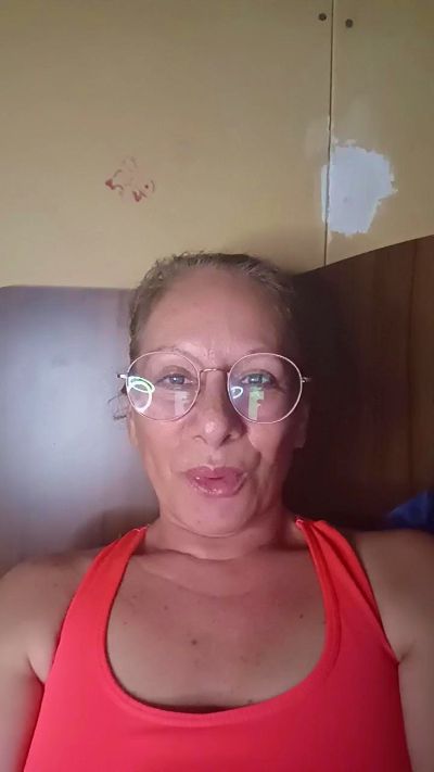 LunaRougeX live cam on Cam4