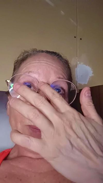 LunaRougeX live cam on Cam4