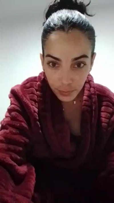 LunaSwet live female webcam from Spain