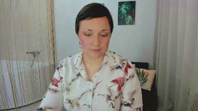 LunaValmone live cam on Cam4