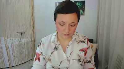LunaValmone live cam on Cam4