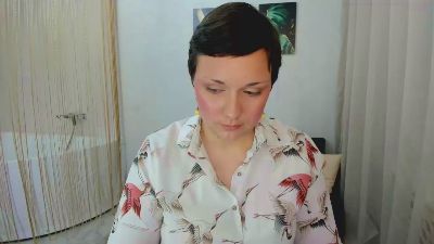 LunaValmone live cam on Cam4