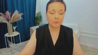 LunaValmone live cam on Cam4