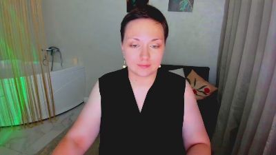 LunaValmone live cam on Cam4