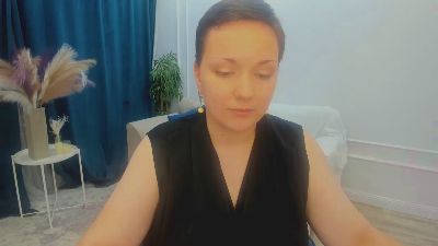 LunaValmone live cam on Cam4