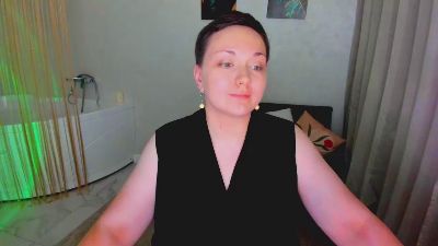 LunaValmone live cam on Cam4