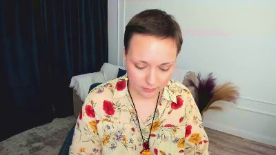 LunaValmone live cam on Cam4