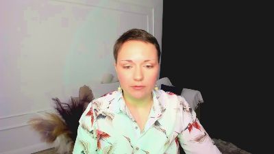 LunaValmone live cam on Cam4