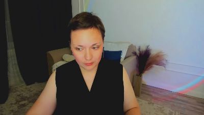 LunaValmone live cam on Cam4