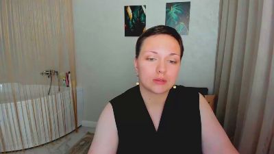 LunaValmone live cam on Cam4