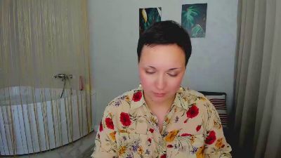 LunaValmone live cam on Cam4