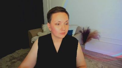 LunaValmone live cam on Cam4