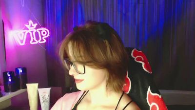 Luna_Cherry live cam on Cam4