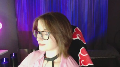 Luna_Cherry live cam on Cam4