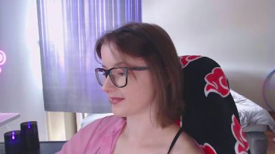 Luna_Cherry live cam on Cam4