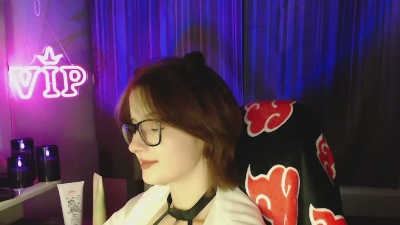 Luna_Cherry live cam on Cam4