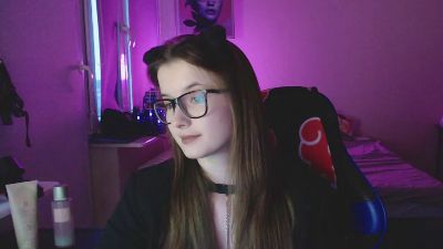 Luna_Cherry live cam on Cam4