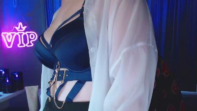 Luna_Cherry live cam on Cam4