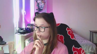 Luna_Cherry live cam on Cam4