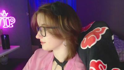 Luna_Cherry live cam on Cam4