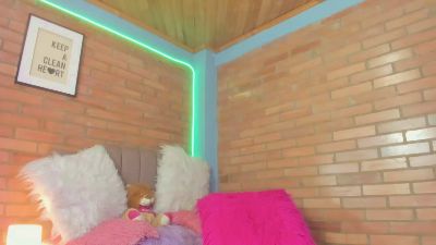 Luna_valmontt live cam on Cam4